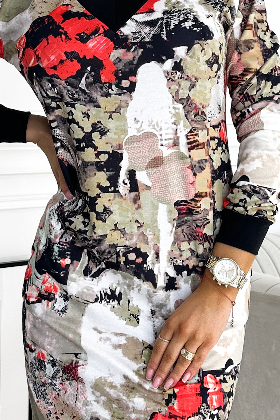 Numoco 407-1 ELVIRA Dress with a neckline and long sleeves - colorful pattern